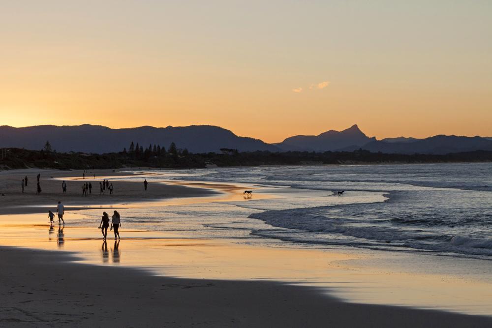 Sea Breeze On Main Beach Byron Bay Eksteriør billede